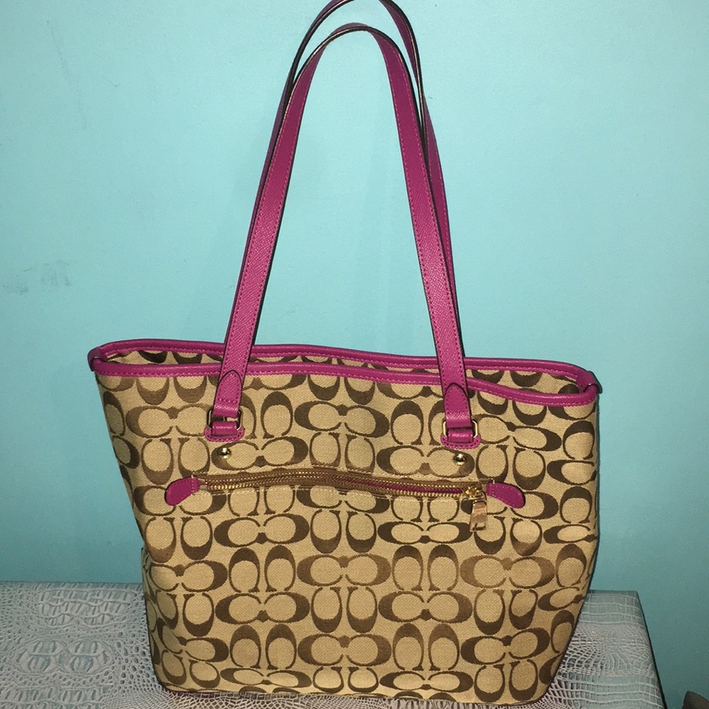 COACH PURSEπ!! - Picture 2 of 8